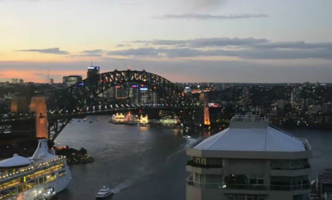 Beautiful Time Lapse of Sydney Harbour