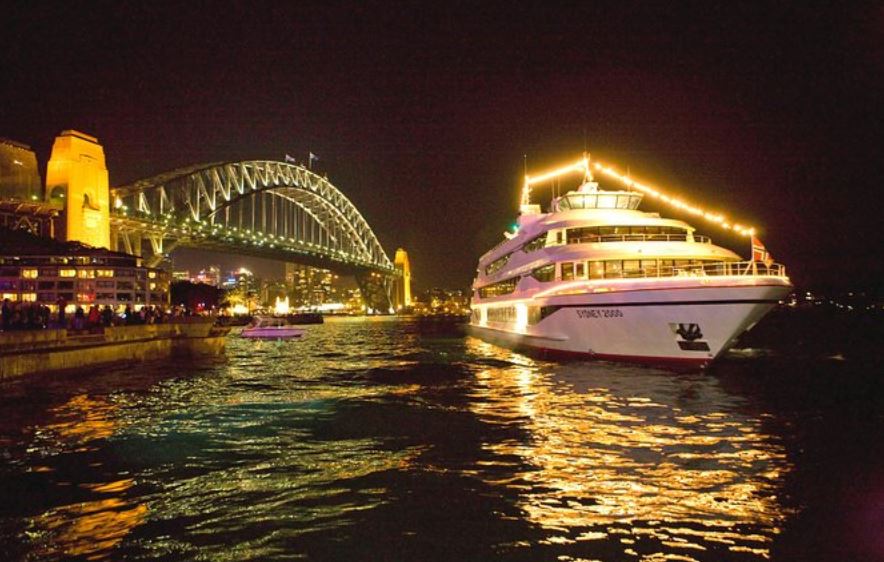 Sydney Harbour Dinner Cruise: Explore Sydney Harbour In Style!